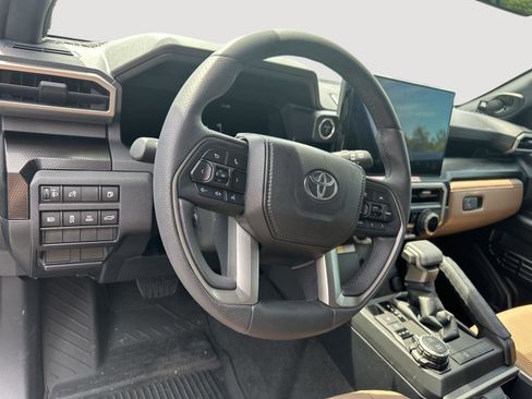 Used 2026 Toyota 4Runner Limited AWD/4WD image 10