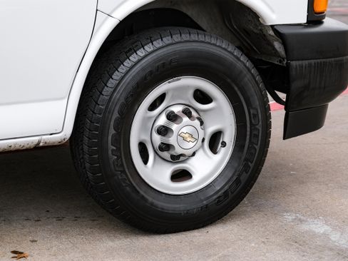 Used 2021 Chevrolet Express 2500 w/ Driver Convenience Package image 36