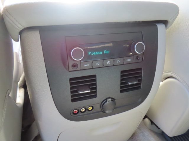 Used 2010 Chevrolet Avalanche LTZ AWD/4WD image 16