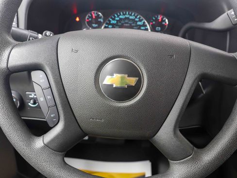 Used 2025 Chevrolet Express 3500 LT w/ LT Preferred Equipment Group RWD image 20