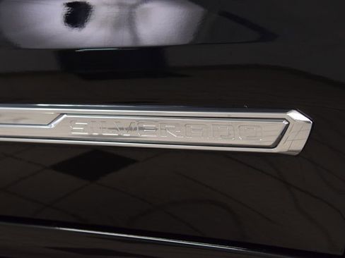 Used 2024 Chevrolet Silverado 1500 High Country w/ High Country Premium Package image 15