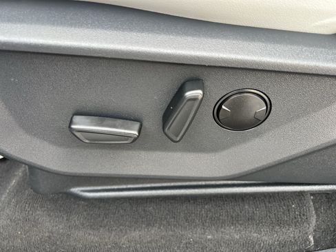 Used 2025 Ford Expedition Platinum AWD/4WD image 18
