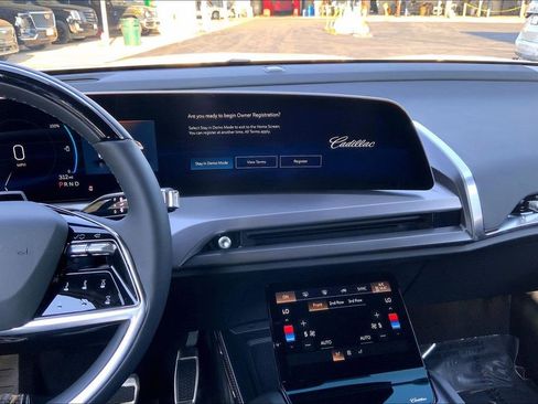 New 2026 Cadillac Vistiq Sport image 8