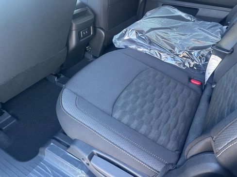 New 2026 Nissan Pathfinder S image 28