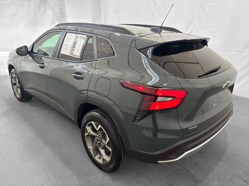 Used 2026 Chevrolet Trax LT w/ Driver Confidence Package FWD image 5