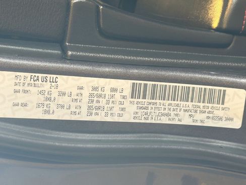 Used 2018 Jeep Grand Cherokee Trailhawk AWD/4WD image 12