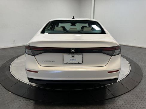 Used 2025 Honda Accord SE image 11