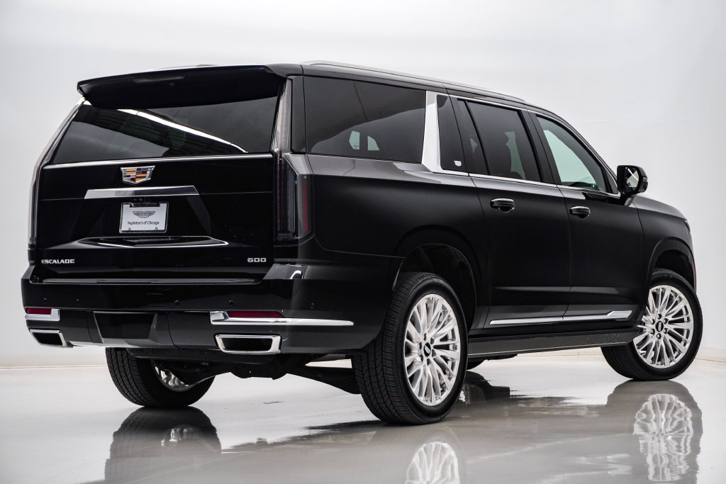 Used 2026 Cadillac Escalade ESV Luxury w/ LPO, Floor Liner Package AWD/4WD image 9