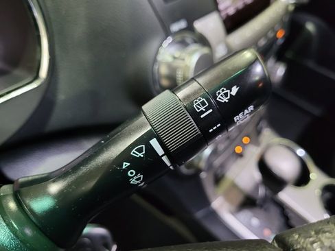 Used 2012 Toyota Highlander 4WD image 39