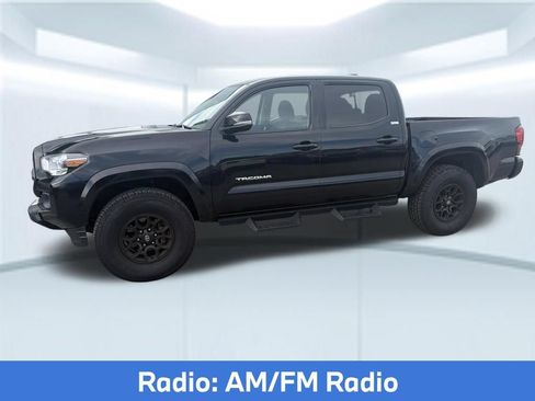Used 2022 Toyota Tacoma SR5 w/ Technology Package RWD image 4