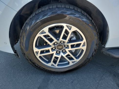 Certified 2025 Ford Expedition Active AWD/4WD image 31