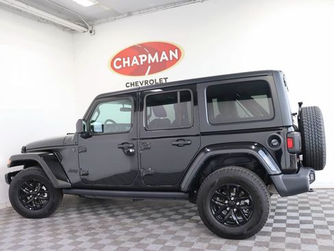 Used 2023 Jeep Wrangler Unlimited Sport AWD/4WD image 3