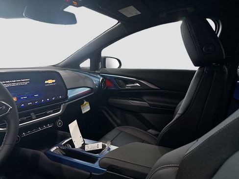 New 2026 Chevrolet Equinox EV LT FWD image 24