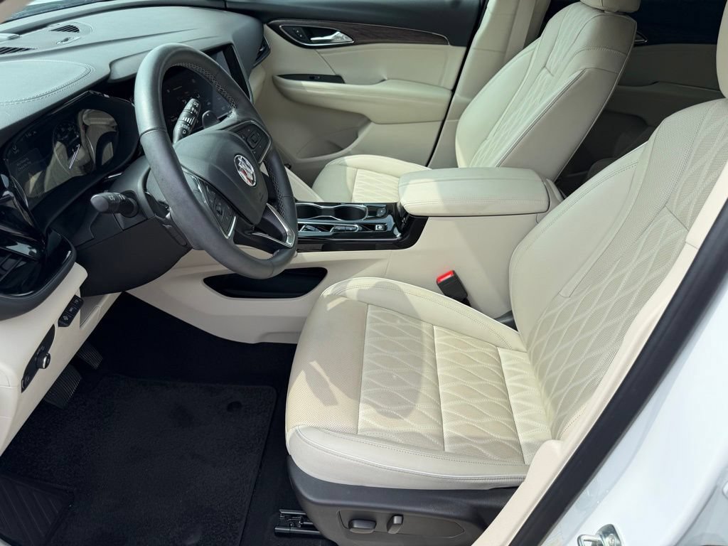 Used 2022 Buick Envision Avenir w/ Technology Package II FWD image 23