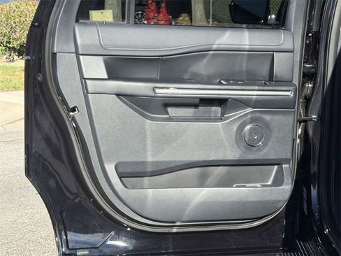 Used 2024 Ford Expedition Max XLT image 29