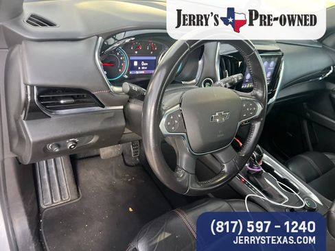 Used 2022 Chevrolet Traverse RS FWD image 8