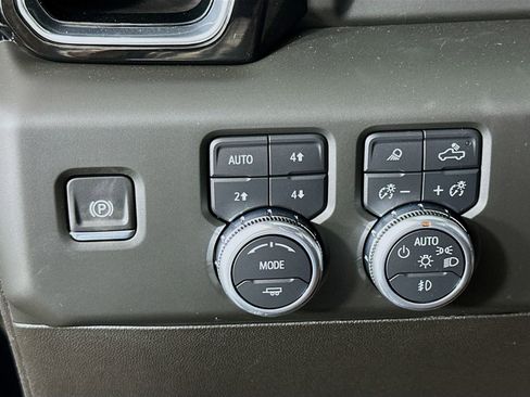 Used 2025 GMC Sierra 3500 Denali Ultimate AWD/4WD image 14