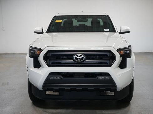 Certified 2025 Toyota Tacoma SR5 RWD image 2