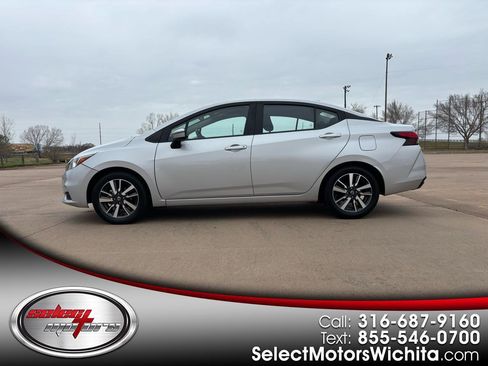 Used 2021 Nissan Versa SV image 1