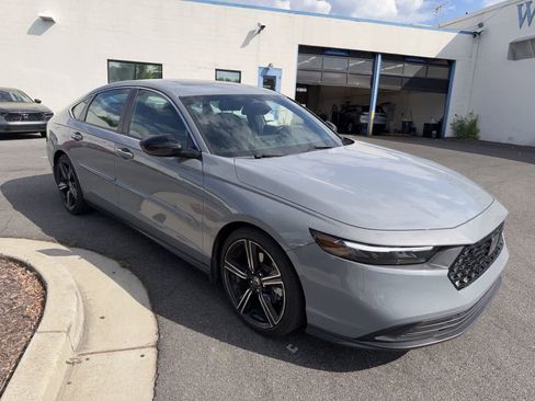 Used 2023 Honda Accord Sport image 12