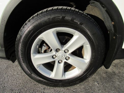 Used 2013 Toyota RAV4 XLE image 10