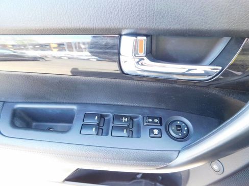 Used 2013 Kia Sorento LX w/ Convenience Pkg FWD image 18