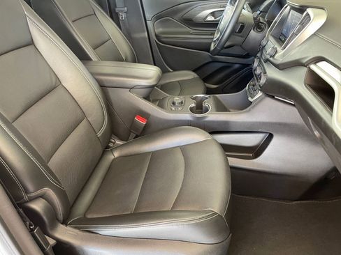 Used 2024 GMC Terrain SLT image 36