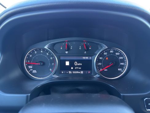 Used 2023 GMC Acadia SLT image 15