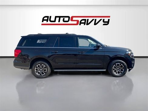 Used 2023 Ford Expedition Max XLT image 8