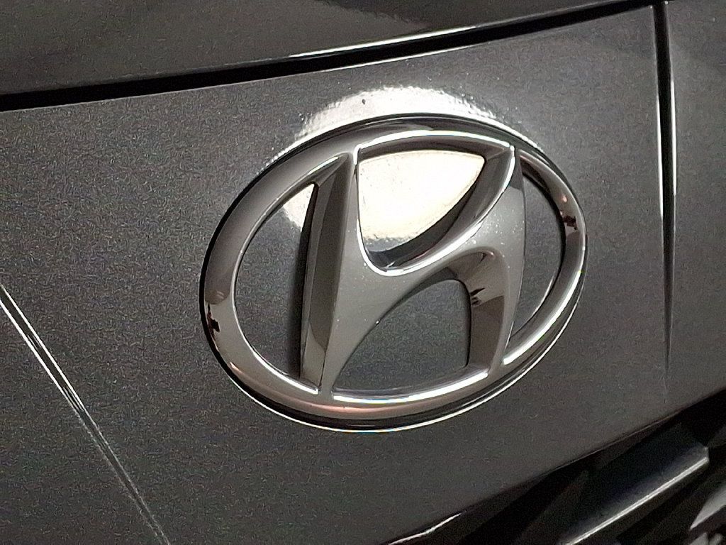 Used 2023 Hyundai Elantra SEL w/ Cargo Package FWD image 31