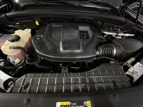 Used 2022 Jeep Grand Cherokee Overland AWD/4WD image 43