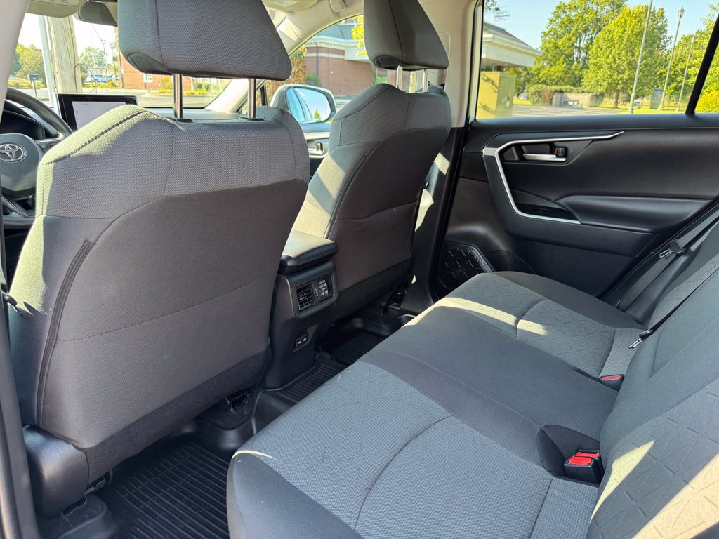 Used 2023 Toyota RAV4 XLE FWD image 15