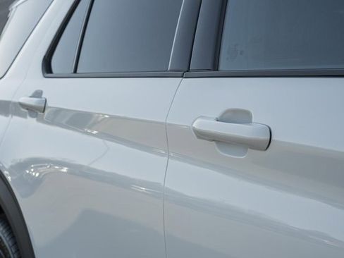 Used 2025 Ford Explorer ST-Line w/ ST-Line Street Pack image 18