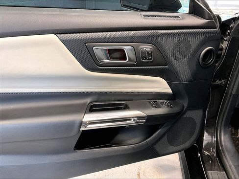 Used 2024 Ford Mustang GT Premium image 9