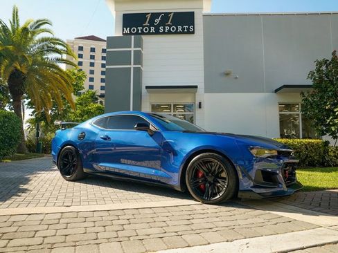 Used 2019 Chevrolet Camaro ZL1 image 1