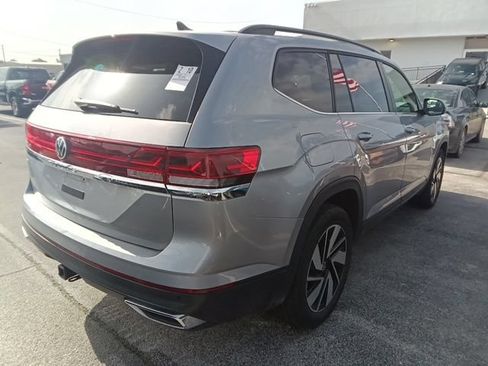Used 2025 Volkswagen Atlas SE FWD image 4