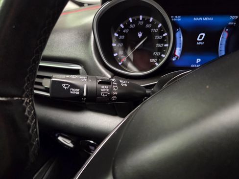 Used 2017 Maserati Levante AWD/4WD image 35