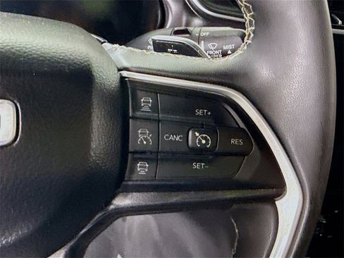 Used 2023 Jeep Grand Cherokee Altitude image 22