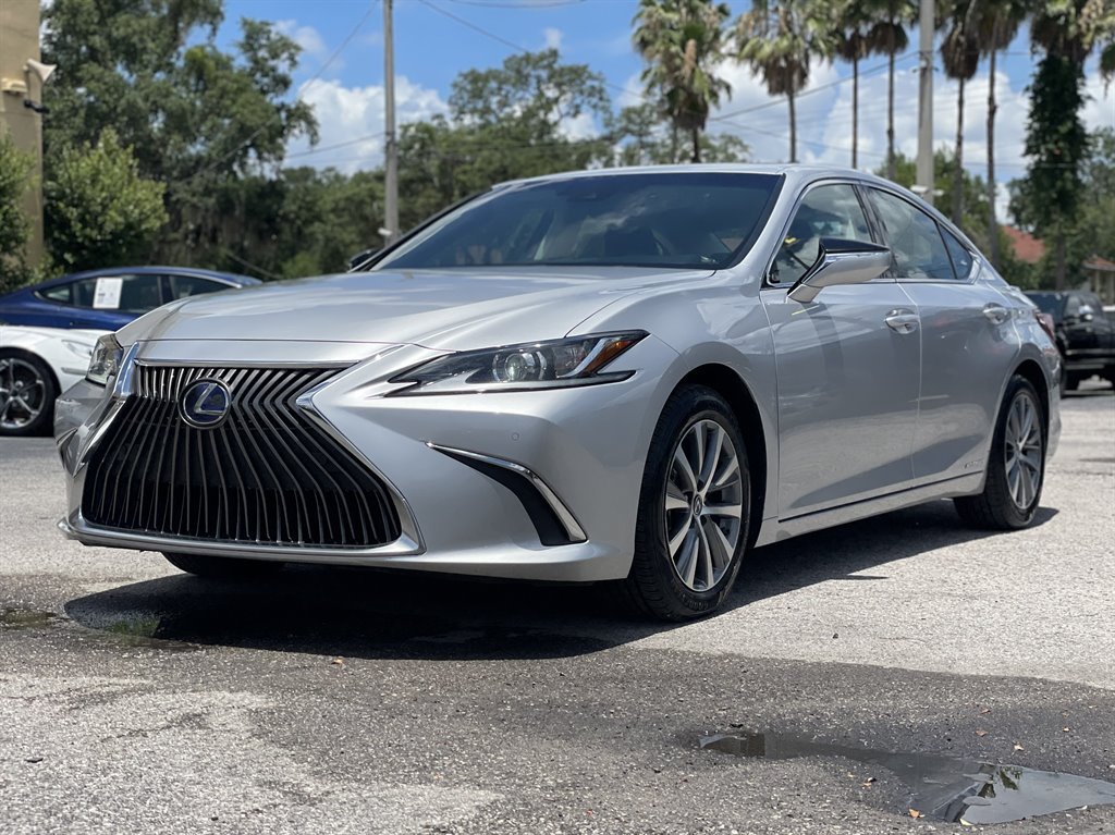 Used 2020 Lexus ES 300h w/ Premium Package FWD image 10