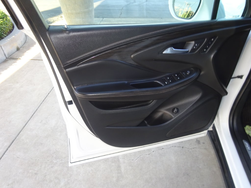 Certified 2017 Buick Envision Essence FWD image 23