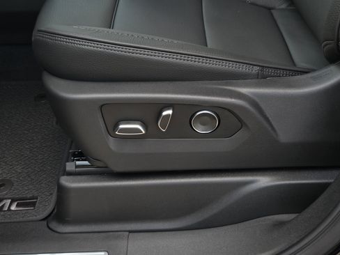 New 2026 GMC Yukon Denali RWD image 25