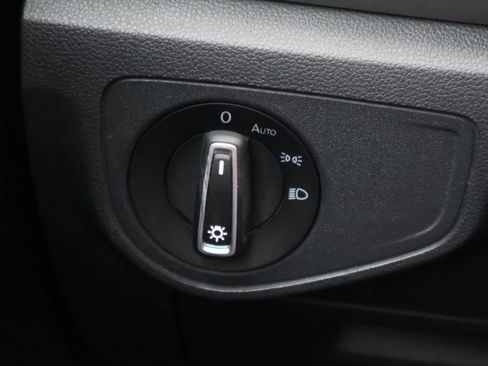 Used 2019 Volkswagen Atlas S image 40