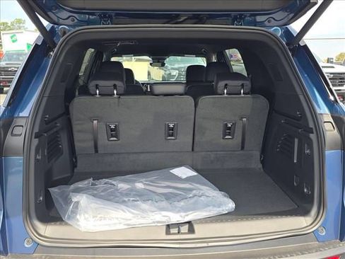 New 2026 Chevrolet Traverse LT w/ Driver Confidence Package FWD image 28