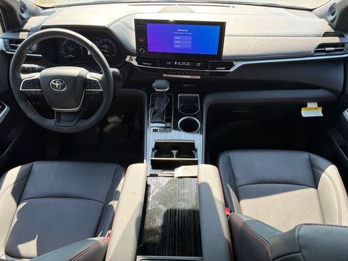 New 2026 Toyota Sienna XSE FWD image 28