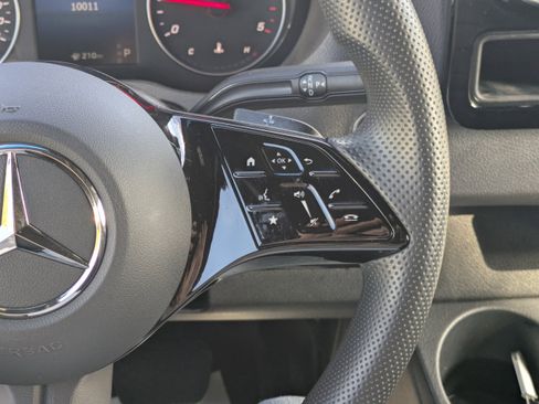 Used 2025 Mercedes-Benz Sprinter 2500 image 16