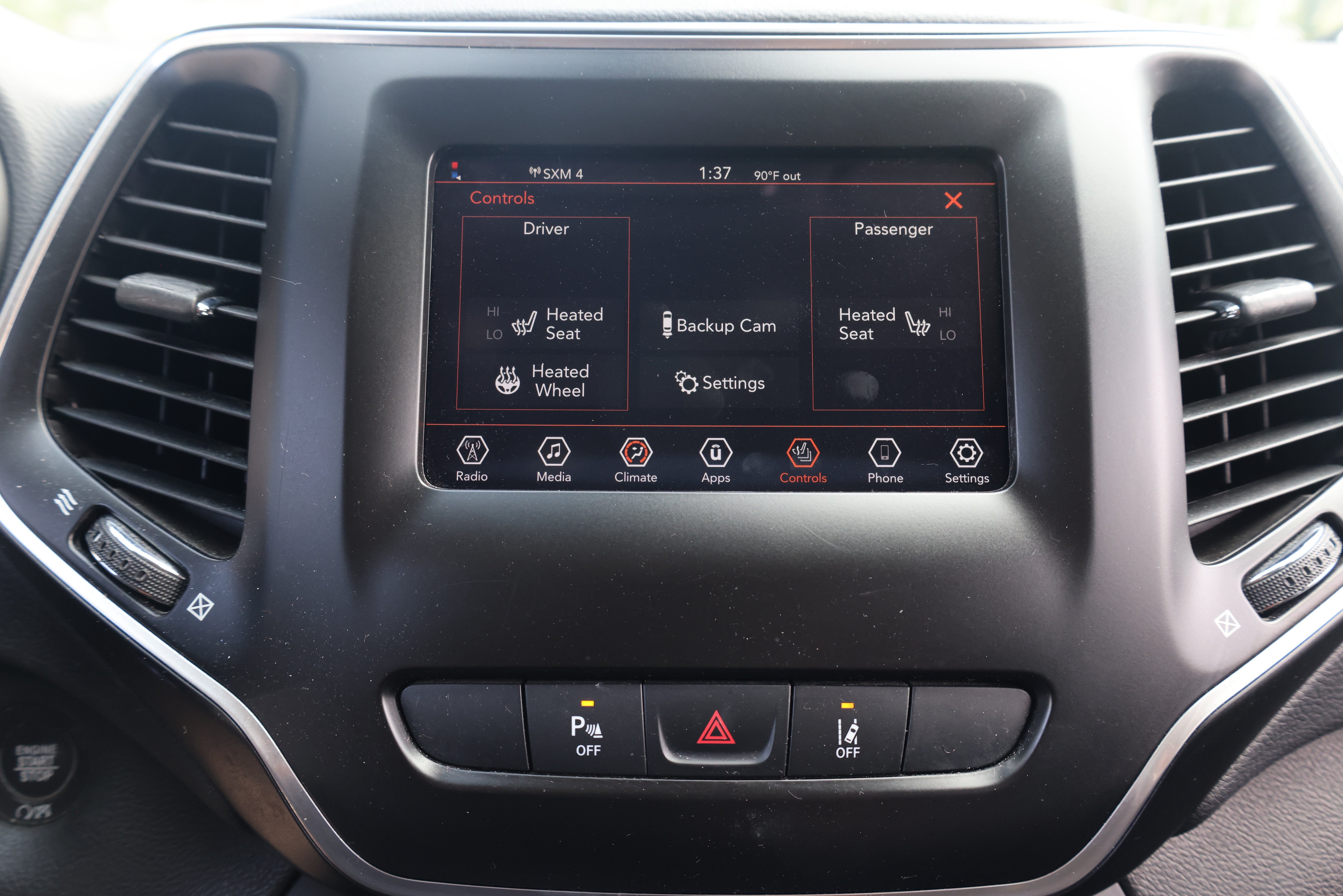 Used 2021 Jeep Cherokee Latitude Plus w/ Sun & Sound Group AWD/4WD image 29