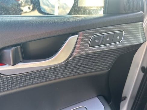 Used 2024 Hyundai Palisade Limited image 11