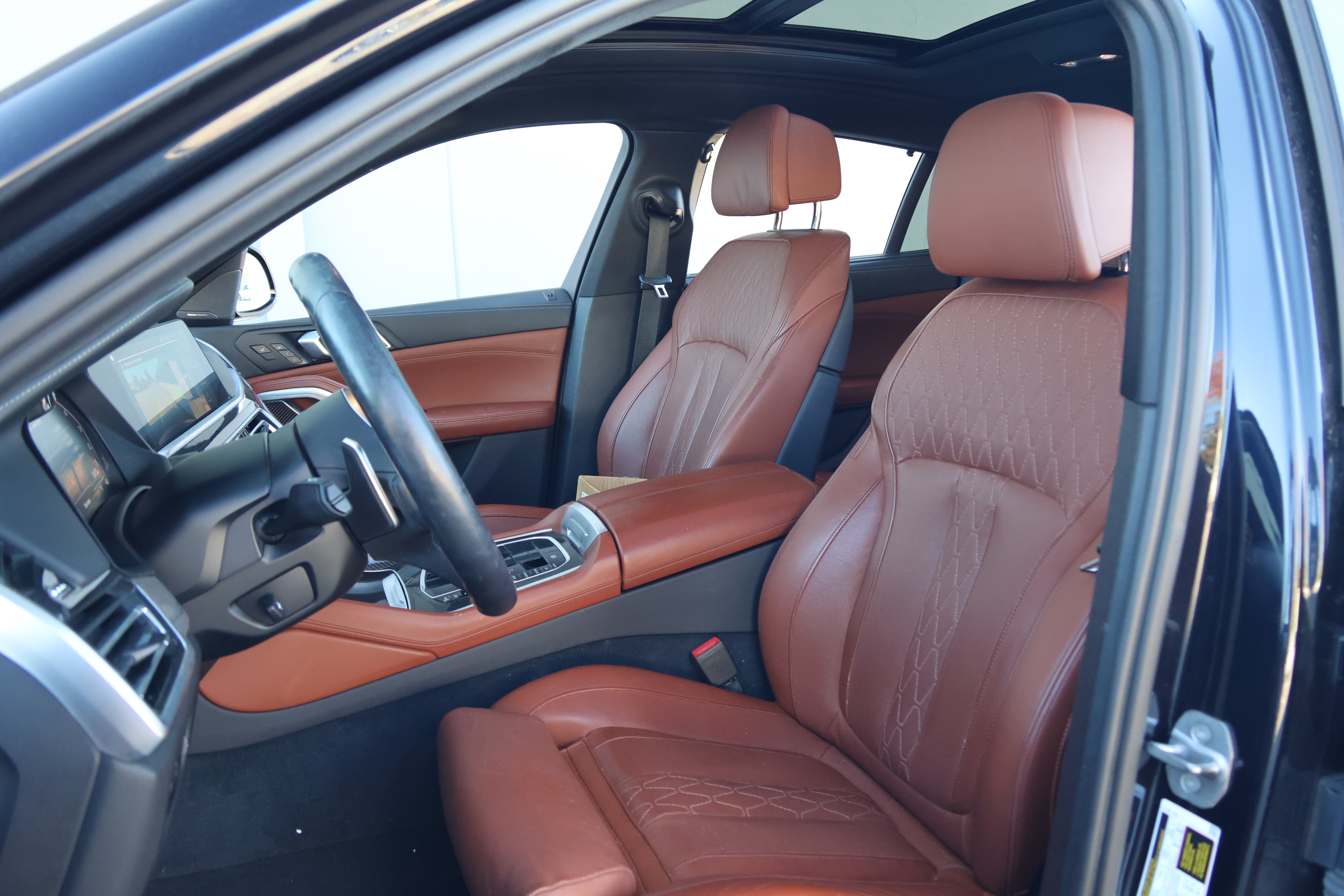 Used 2022 BMW X6 M50i w/ Executive Package AWD/4WD image 35
