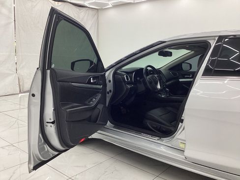 Used 2019 Nissan Maxima 3.5 SV w/ Floor Mat Group image 16