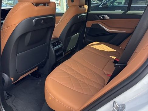 Used 2024 BMW X5 sDrive40i w/ Parking Assistance Package image 4